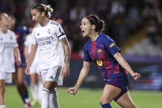 Archivo - La jugadora del Barça Femení Aitana Bonmatí en un partido contra el Real Madrid