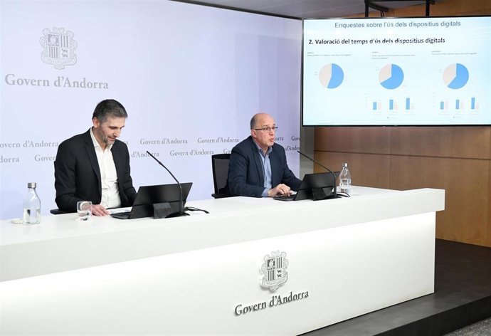 Un instante de la presentación de la encuesta