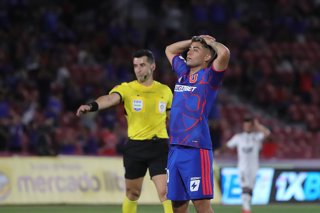 Futbol, Universidad de Chile vs Deportes Limache. Fecha 4, Liga de Primera 2026. El jugador de Universidad de Chile Lucas Assadi es fotografiado durante el partido de primera division disputado en el Estadio Nacional en Santiago, Chile. 22/02/2026 Felipe