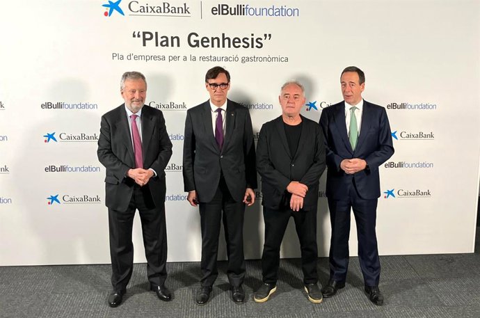El president de CaixaBank, Tomás Muniesa; el president de la Generalitat, Salvador Illa; el president d'elBulliFoundation, Ferran Adrià, i el conseller delegat de CaixaBank, Gonzalo Gortázar.