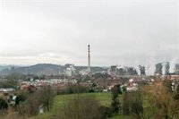 PSOE de Torrelavega expresa su "profunda preocupación" por los 77 despidos anunciados por Solvay