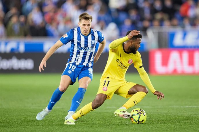 Pablo Ibáñez y Thomas Lemar en el Deportivo Alavés-Girona FC