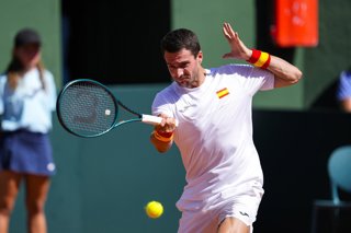 Archivo - Pedro Martinez of Spain in action against August Holmgren and Johannes Ingildsen of Denmark during their men’s doubles tennis match to 2025 Davis Cup Qualifiers Second Round between Spain and Denmark at Club Tennis Puente Romano on September 14,