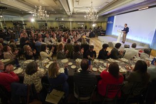 Archivo - El presidente del Partido Popular, Alberto Núñez Feijóo, participa en un acto de precampaña del PP de Navarra, en el restaurante Maher, a 16 de abril de 2023, en Cintruénigo, Navarra (España). Durante esta comida Feijóo ha censurado al PSOE por 