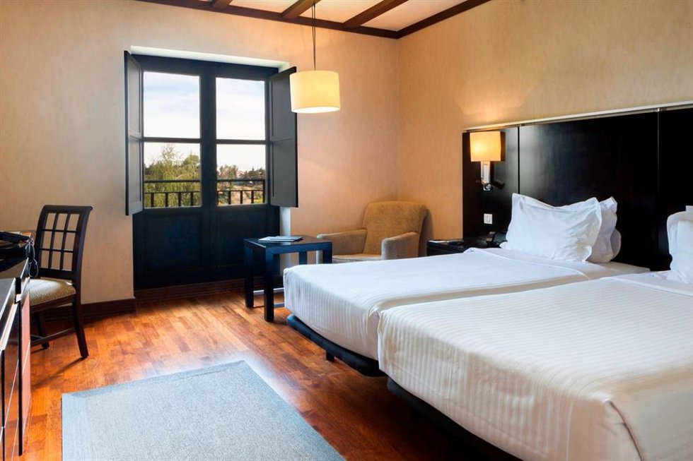 Archivo - AV.- Suben un 0,6% las pernoctaciones hoteleras en diciembre con una ocupación del 35,01%    
