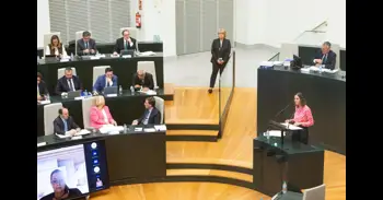 Maroto abandona el Pleno tras ser definida irónicamente por Almeida como la edil que "mejores servicios presta al PP"