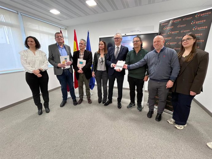 El consejero de Salud, Juan José Pedreño, en la presentación de las actividades de sensibilización previas al Día Mundial de las Enfermedades Raras