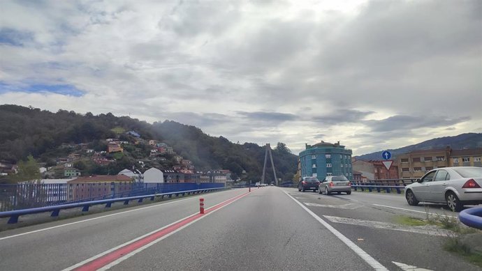 Archivo - Corredor del Nalón. As-117. 