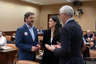 Juan Luis Pedreño, Miriam Guardiola y Francisco Conde , portavoz del PP en la Comisión de Industria
