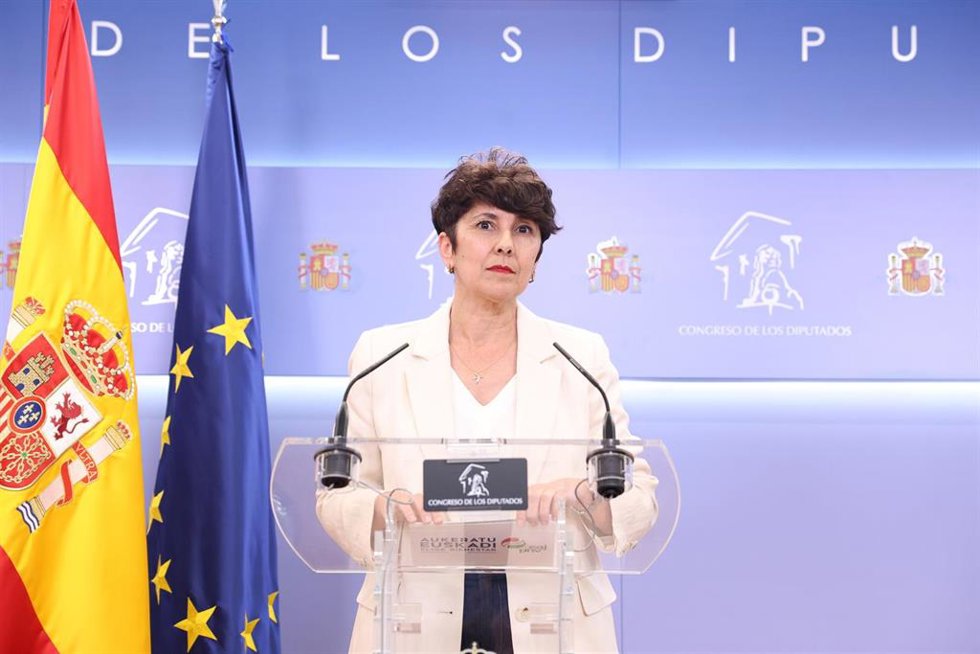 Archivo - La portavoz del PNV en el Congreso, Maribel Vaquero, durante una rueda de prensa posterior a la Junta de Portavoces, en el Congreso de los Diputados, a 27 de mayo de 2025, en Madrid (España).