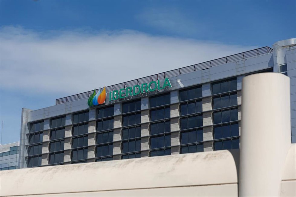 Archivo - Fachada de la sede de Iberdrola