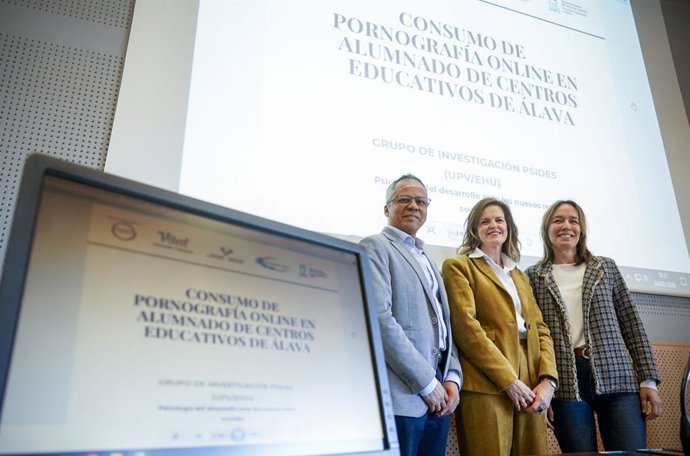 Gasteizko Udaleko, EHUko eta Vital Fundazioko ordezkariak ikerlanaren aurkezpenean