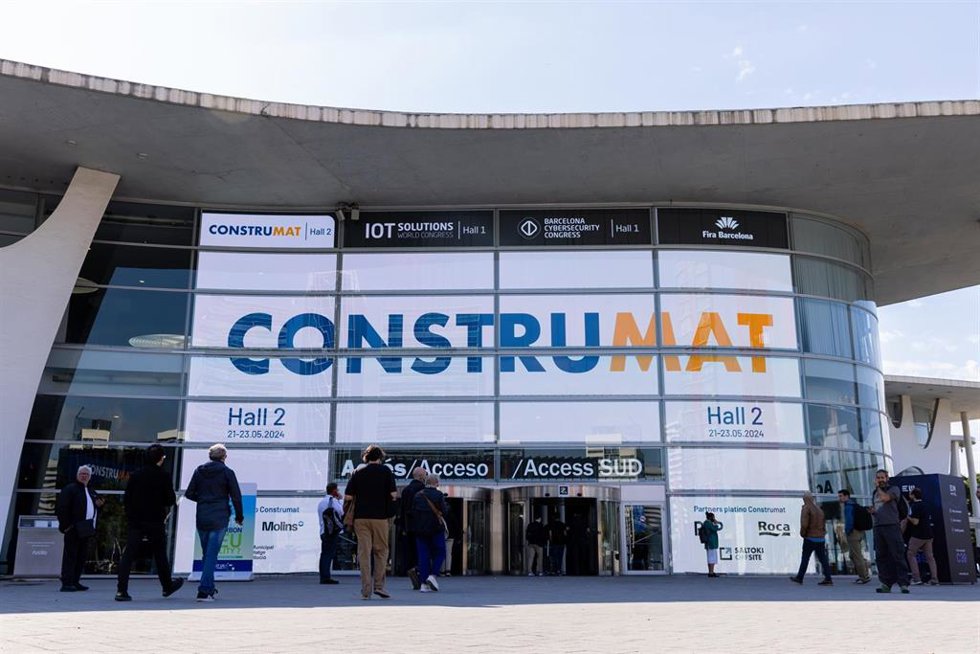 Archivo - Entrada de la feria Construmat 2024
