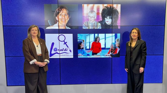 Teresa Laespada (ezkerrean) eta Nora Sarasola