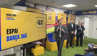 El precandidato a las elecciones del FC Barcelona Marc Ciria en una rueda de prensa en su sede electoral