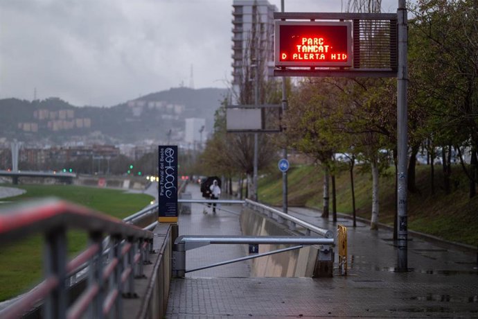 Archivo - Crecida del río Besós, a 29 de abril de 2024, en Santa Coloma de Gramenet, Barcelona, Catalunya (España). 