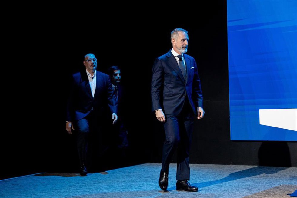 El consejero delegado de Telefónica,  Emilio Gayo (i); y el presidente ejecutivo de Telefónica, Marc Murtra (d); durante la presentación de los resultados correspondientes al ejercicio 2025, a 24 de febrero de 2026, en Madrid (España). Telefónica regist