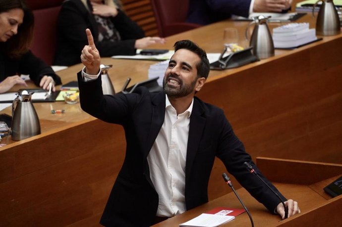 Archivo - El síndic del PSPV, José Muñoz, en un pleno de Les Corts