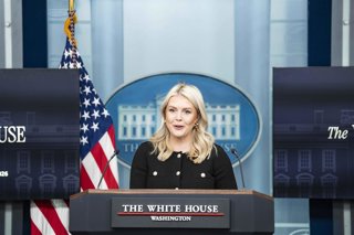 La portavoz de la Casa Blanca, Karoline Leavitt, durante una rueda de prensa el 18 de febrero de 2026 (archivo)