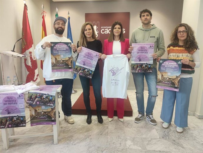 Presentación de los acos del 8M del Ayuntamiento de Cáceres