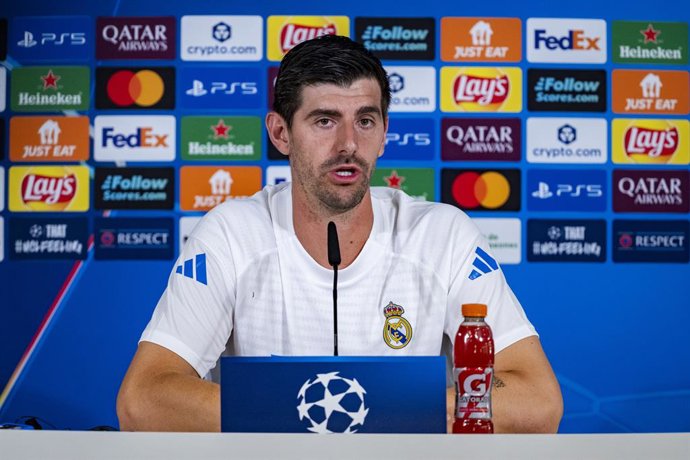 Archivo - Arquivo - 21 de outubro de 2025, Espanha, Madri: Thibaut Courtois, do Real Madrid, participa de uma coletiva de imprensa na Ciudad Real Madrid, antes da partida de futebol da Liga dos Campeões da UEFA contra a Juventus FC, na quarta-feira. Foto: