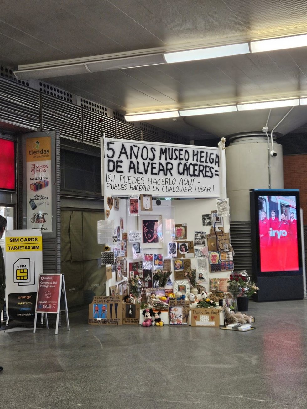 Instalación promovida por el Museo Helga de Alvear en Atocha (Madrid) para celebrar su quinto aniversario
