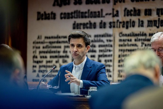 El presidente del Consejo de Administración de la Corporación RTVE, José Pablo López, comparece ante la Comisión Mixta de Control Parlamentario de la Corporación RTVE y sus Sociedades, en el Senado, a 24 de febrero de 2026, en Madrid (España). López ha co