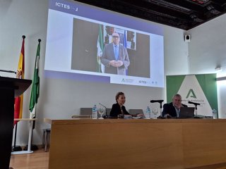 La delegada territorial de Turismo en la provincia, Tania Barcelona, en la inauguración de unas jornadas organizadas por la Consejería de Turismo y Andalucía Exterior y el Instituto para la Calidad Turística Española y la Sostenibilidad (Ictes)