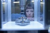Foto: La tecnología controla las emociones en el tráiler de Day One, con Álex González, Alba Planas y Asier Etxeandia