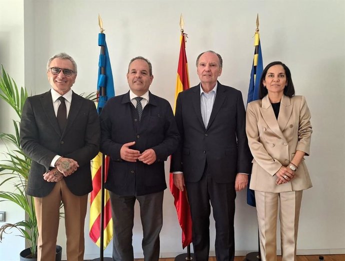El presidente del Consejo de Cámaras de la Comunitat Valenciana, José Vicente Morata, junto al presidente de la Cámara de Alicante, Carlos Baño, y los vicepresidentes Jesús Navarro y Eva Miñano