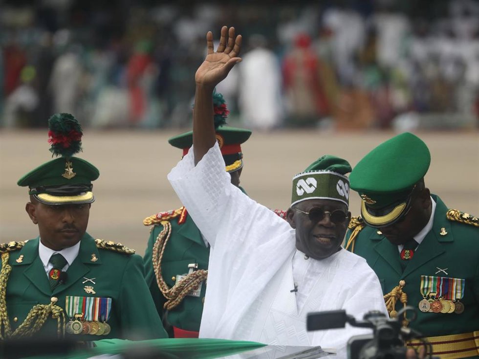 Archivo - Bola Ahmed Tinubu durante la jura del cargo como presidente en 2023.