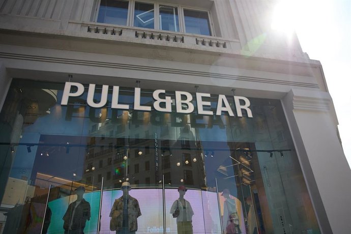 Archivo - Entrada a la tienda de Pull and Bear, a 5 de junio de 2024, en Madrid (España).