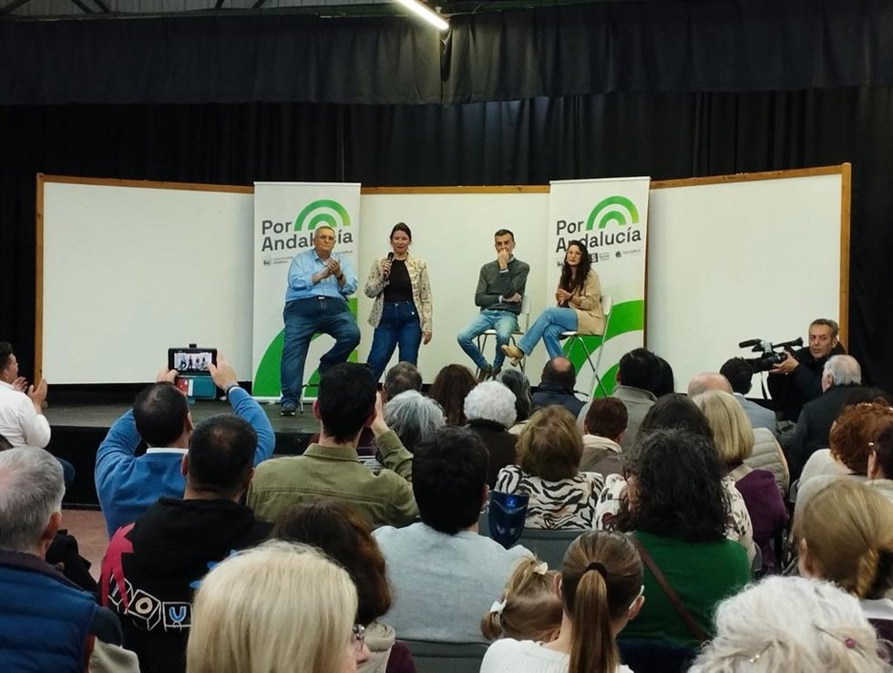 El candidato a la Presidencia de la Junta de Andalucía por la coalición Por Andalucía, Antonio Maíllo, en un acto público en Huelva.