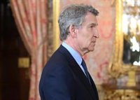 Feijóo dice que el documento marco de negociación criticado por Abascal "no es para Vox", sino para sus barones