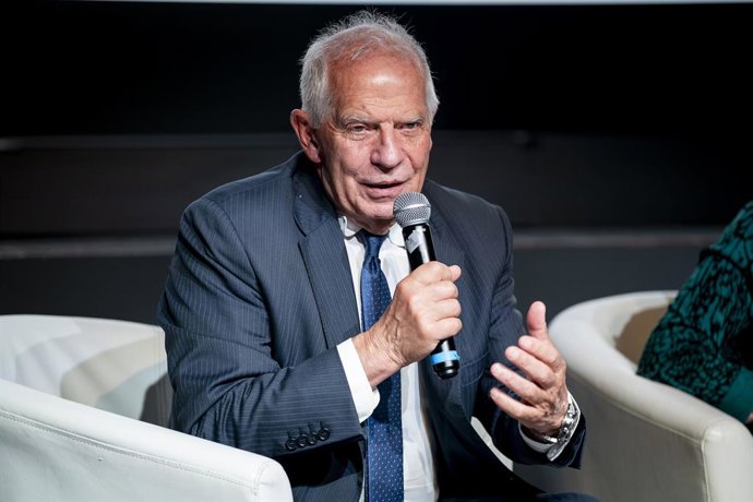 El exministro y alto representante de la UE para Asuntos Exteriores, Josep Borrell, interviene durante la celebración del acto ‘¡Aguanta, Ucrania!’ en Casa América, a 24 de febrero de 2026, en Madrid (España). El acto se realiza cuando da comienzo el quin