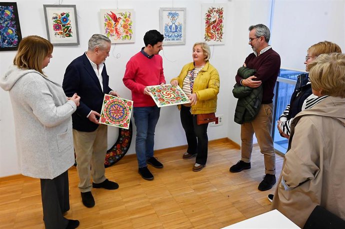 El centro cívico Mercedes Cacicedo acoge una exposición de pintura de Ucrania
