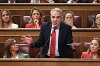Bendodo polemiza en el Congreso con Montero por "prometer 100.000 viviendas" en Andalucía: "Ya nadie la cree"