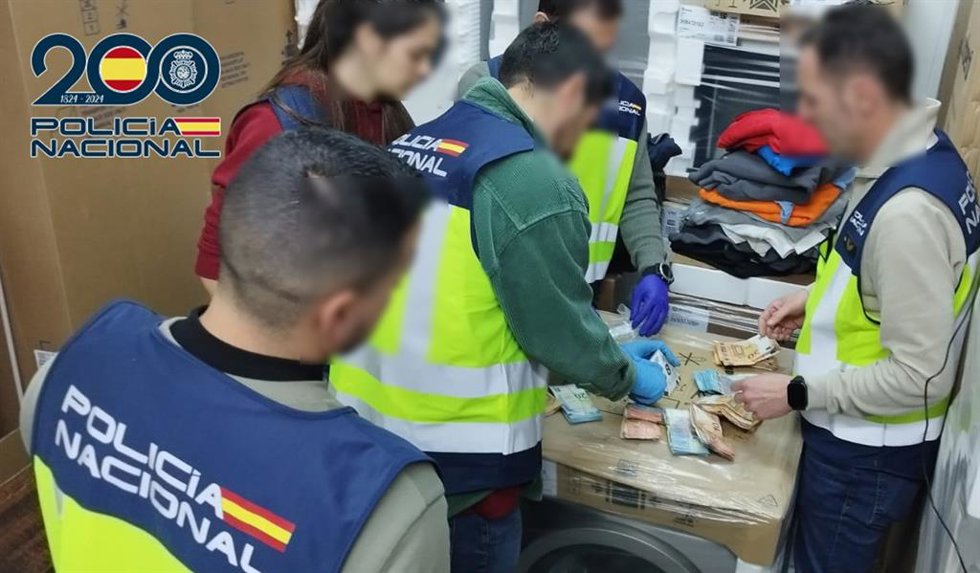 La Policía Nacional detiene a nueve personas, interviene dos kilos de droga y más de 86.000 euros en una operación contra el tráfico de drogas