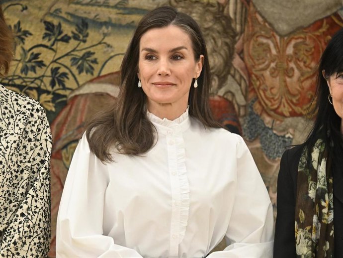 La reina Letizia recibe en audiencia a una representación del Consejo Español del Cerebro en el Palacio de La Zarzuela