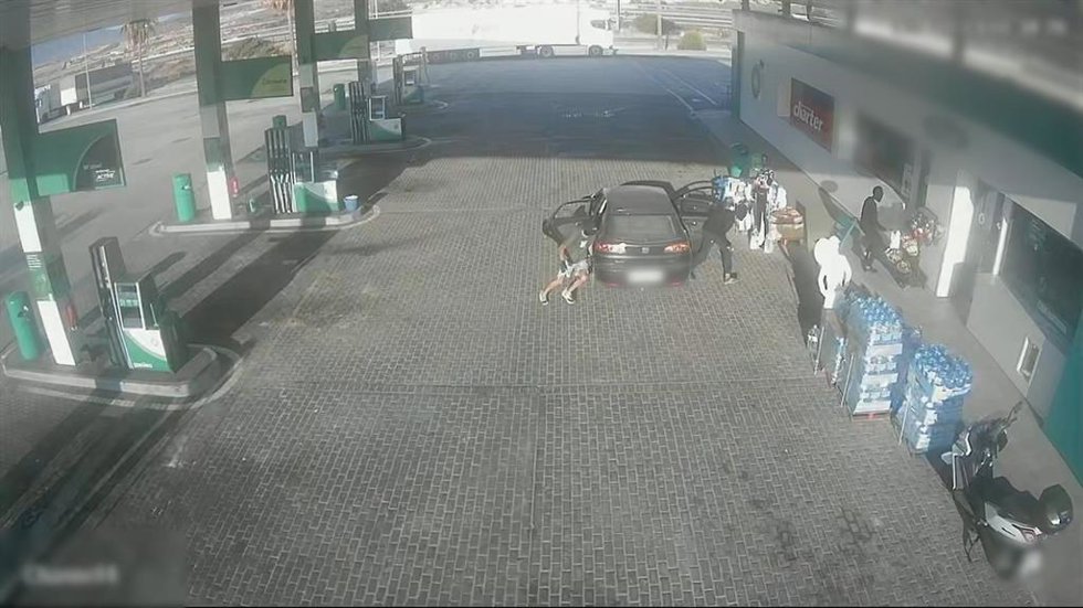 Imagen del robo en una gasolinera de Mazarrón