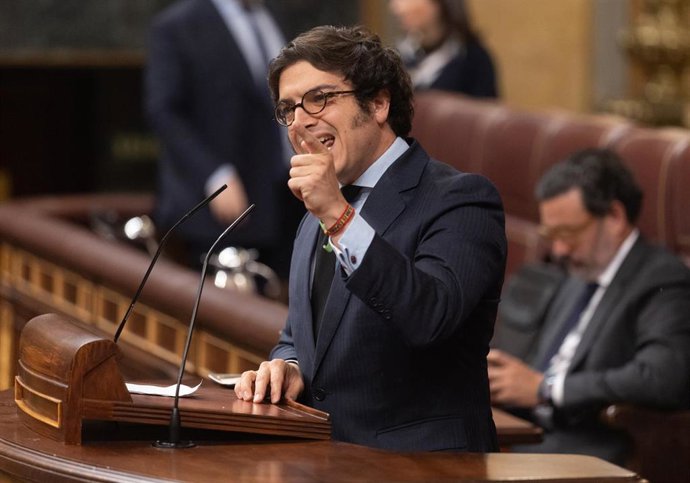 El diputado de Vox, José María Figaredo, durante una sesión plenaria extraordinaria en el Congreso de los Diputados, a 27 de enero de 2026, en Madrid (España).