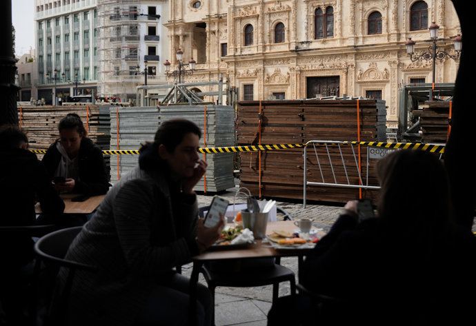 Situación actual de la Plaza de San Francisco de Sevilla con el montaje de la Carrera Oficial