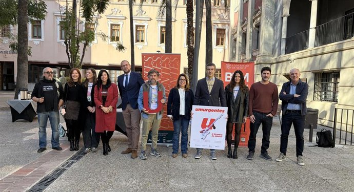 Presentación en el Campus de la Universidad de Murcia de la II edición del festival UMUrgentes con la vicerrectora de Estudiantes y Empleo de la UMU, Alicia Rubio; el concejal Pepe Guillén y otros responsables de la organización