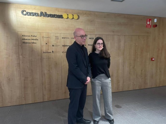 Los directores generales de Abacus, Oriol Soler y Clara Gómez.