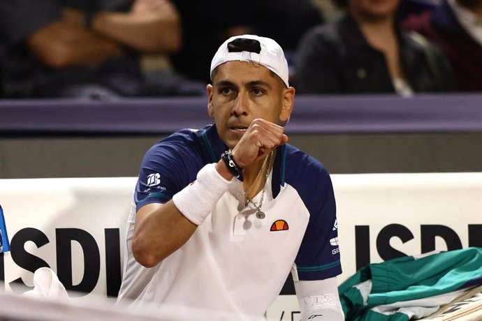 Tenis, Alejandro Tabilo vs Tomas Barrios Vera El tenista Alejandro Tabilo  de Chile celebra el punto en contra de Tomas Barrios Verade Chile por el ATP 250 de Santiago  2024 en el Club Deportivo San Carlos de Apoquindo en Santiago,