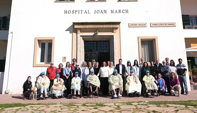 Hospital Joan March implanta el primer programa de intervenciones asistidas con perros en hospital público de Baleares.