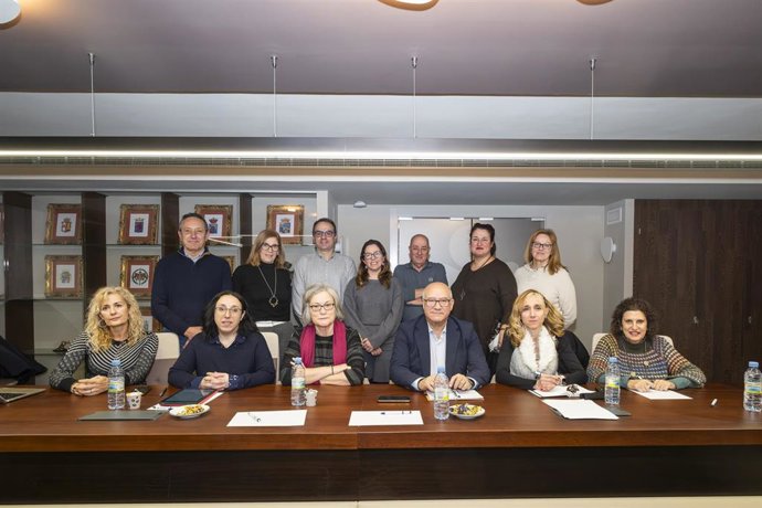 El Consejo de Enfermería acusa a Blanco no reunirse para abordar el Decreto sobre el Modelo de Atención Residencial.