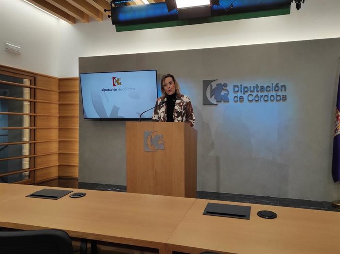 La delegada de Igualdad de la Diputación de Córdoba, Auxiliadora Moreno, en rueda de prensa.