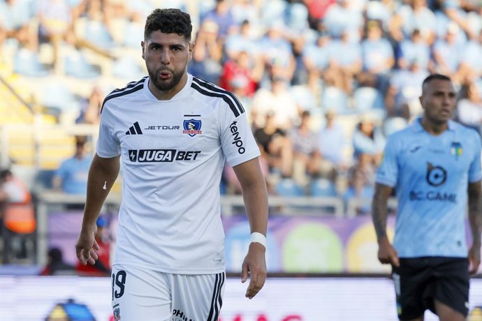 Futbol, O’Higgins vs Colo Colo. Fecha 4, Liga de Primera 2026. El jugador de Colo Colo Maximiliano Romero es fotografiado durante el partido de primera division contra O’Higgins disputado en el estadio El Teniente de Rancagua, Chile. 21/02/2026 Andres