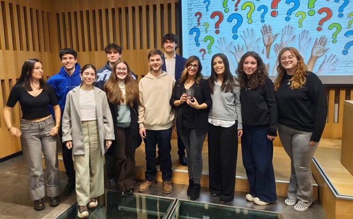 Junta Directiva de la Asociación de Biotecnólogos de León (ABLe), que organiza el ciclo de conferencias  'ConCiencia' .